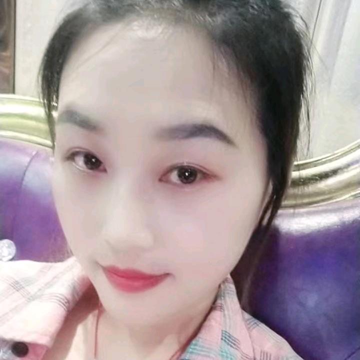 天庆花园对面公交站香酥鸡鸭