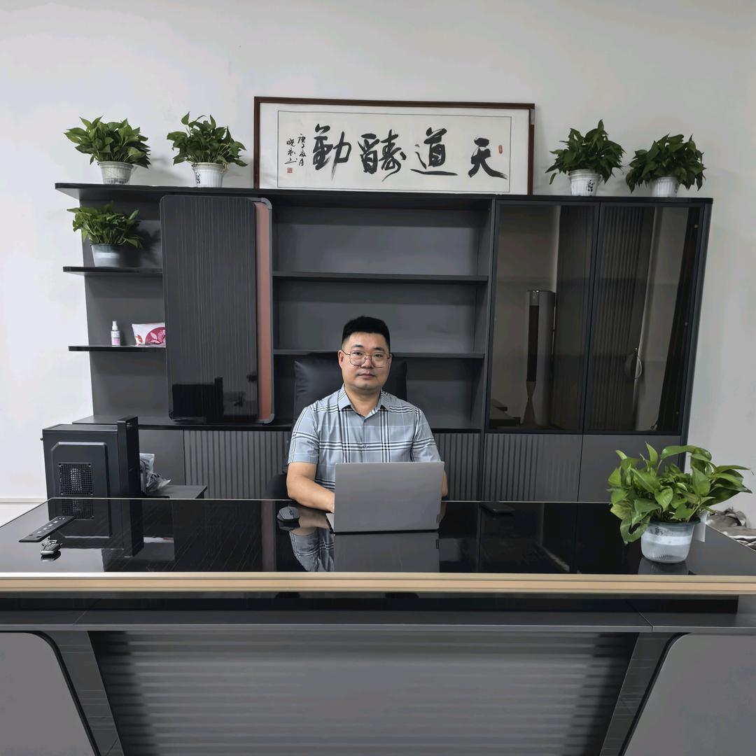 肉松哥，石耀斌