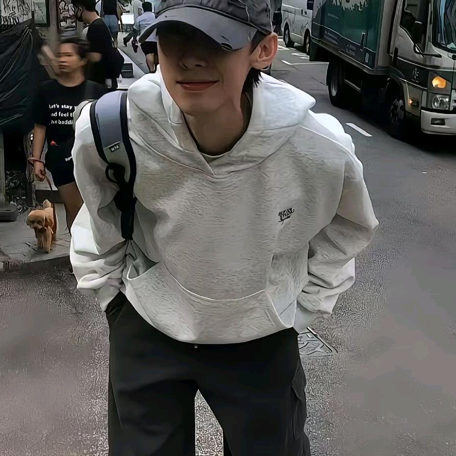天下谁人不识君