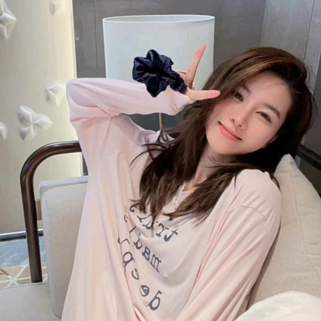 月月不吃鱼女装铺子