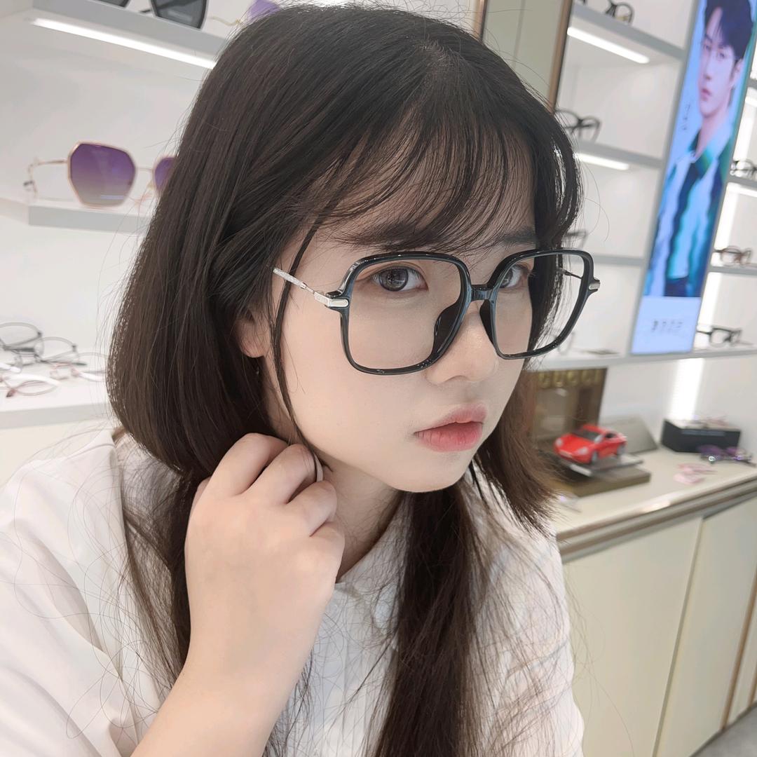 何小星🌟