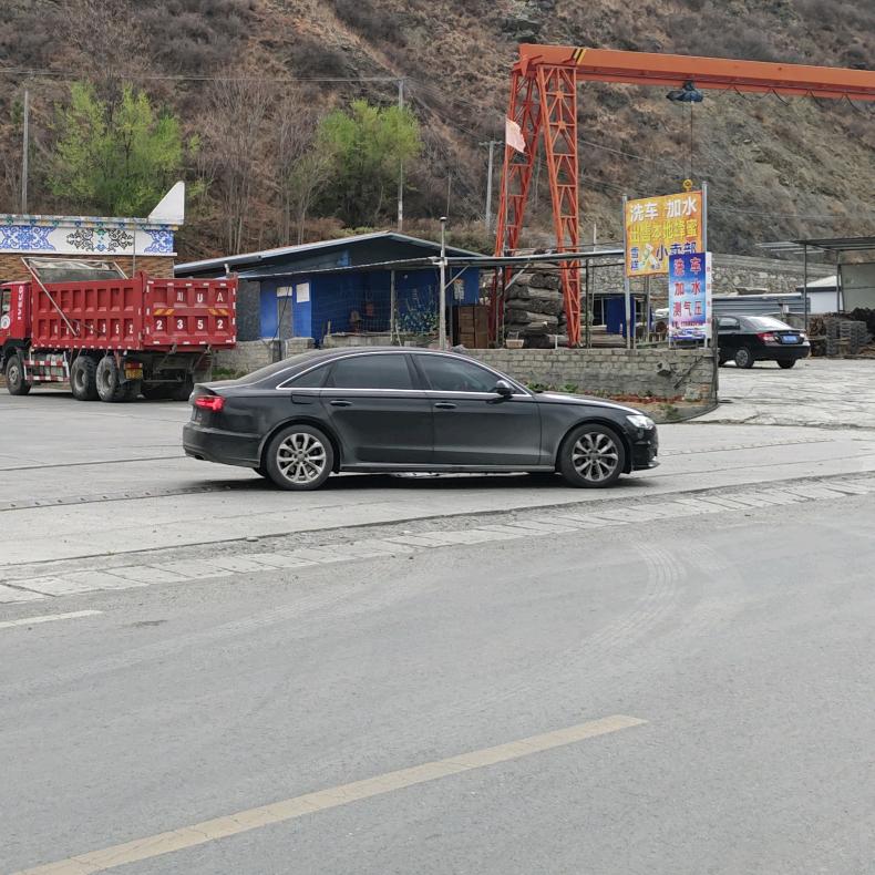 金川勒乌加油站，洗车，脚垫座套，定制。