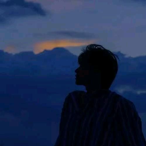 山河万色不及你