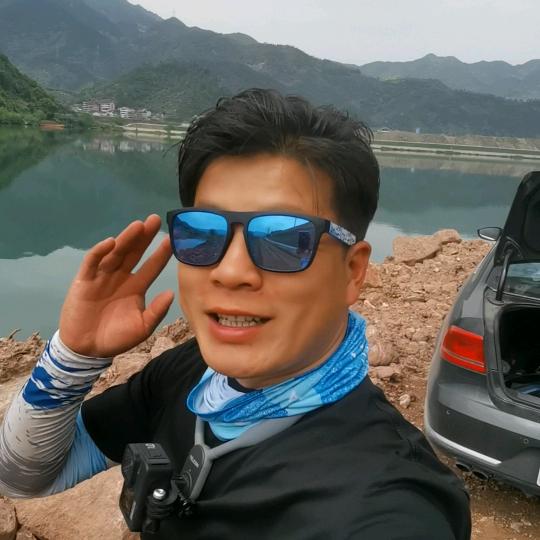 波哥爱钓鱼
