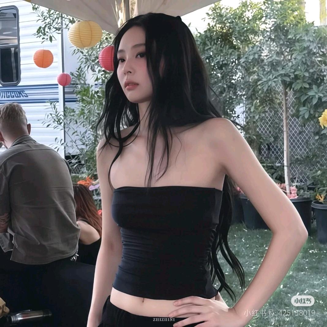 妮妮.