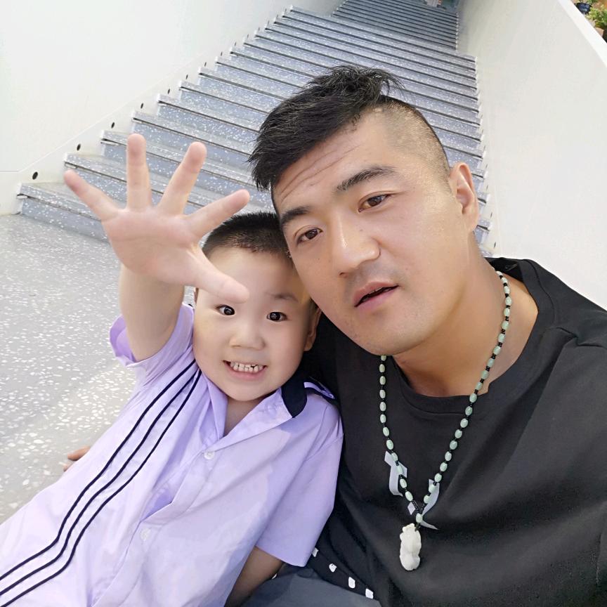 学生巨东来