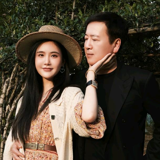 楚铃 & K哥（非本人）