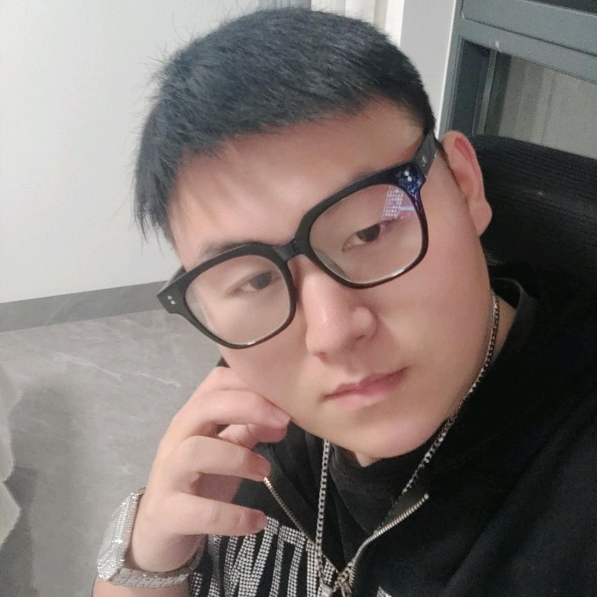 王****