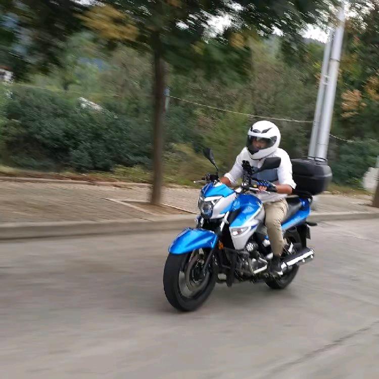华.