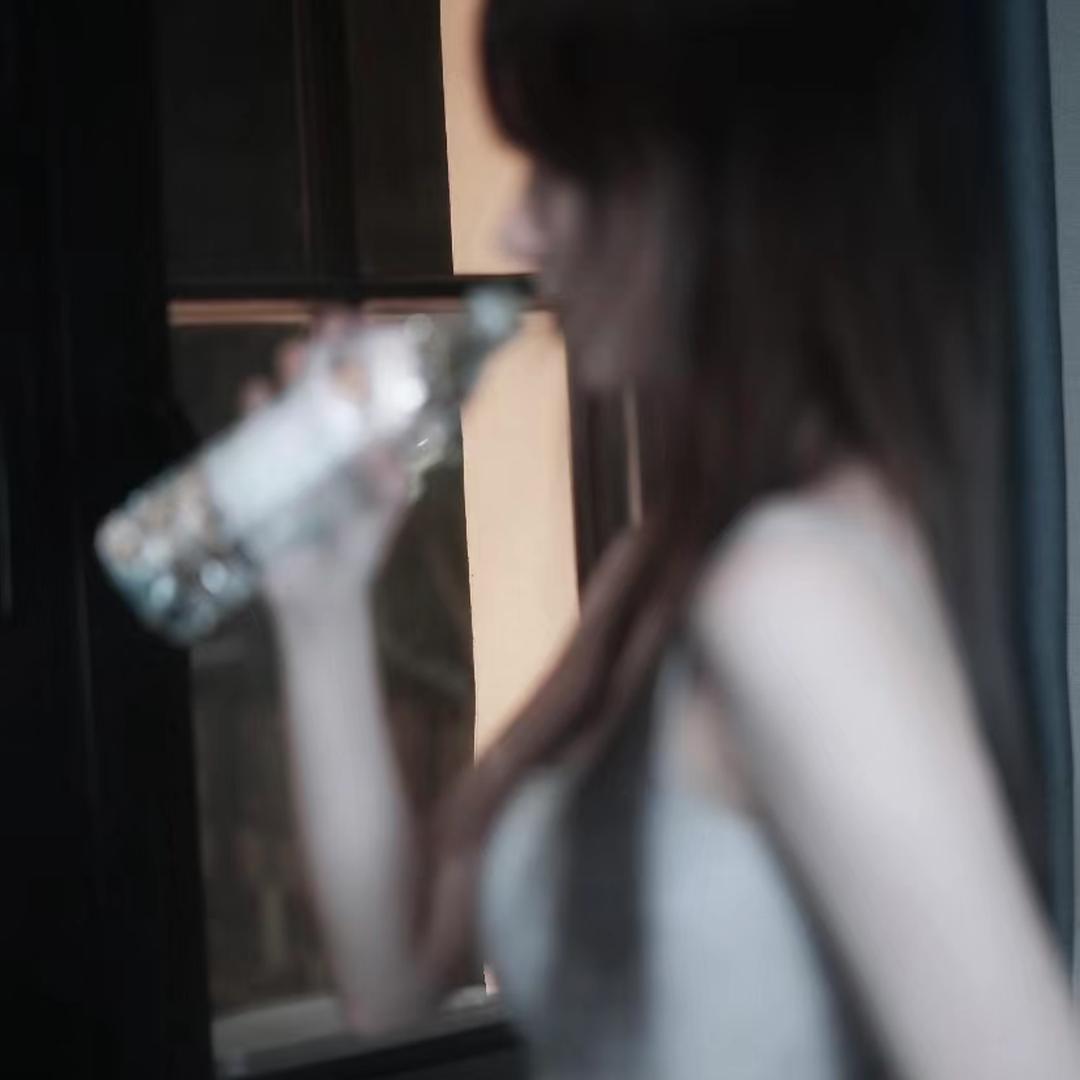 简薇