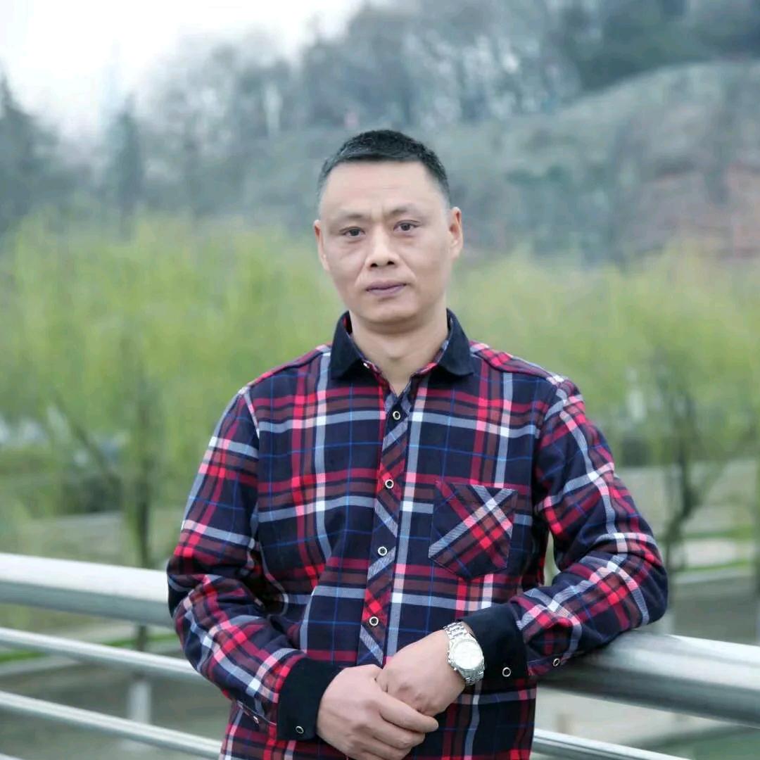 喂鱼大叔
