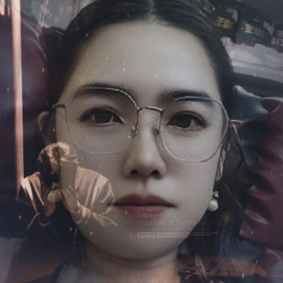 开网咖的小姐姐