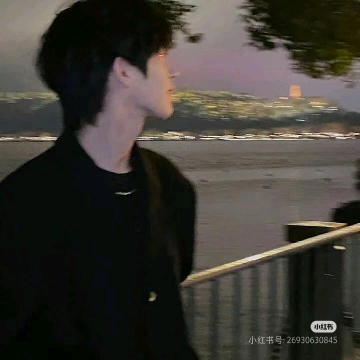 晚秋雅典娜