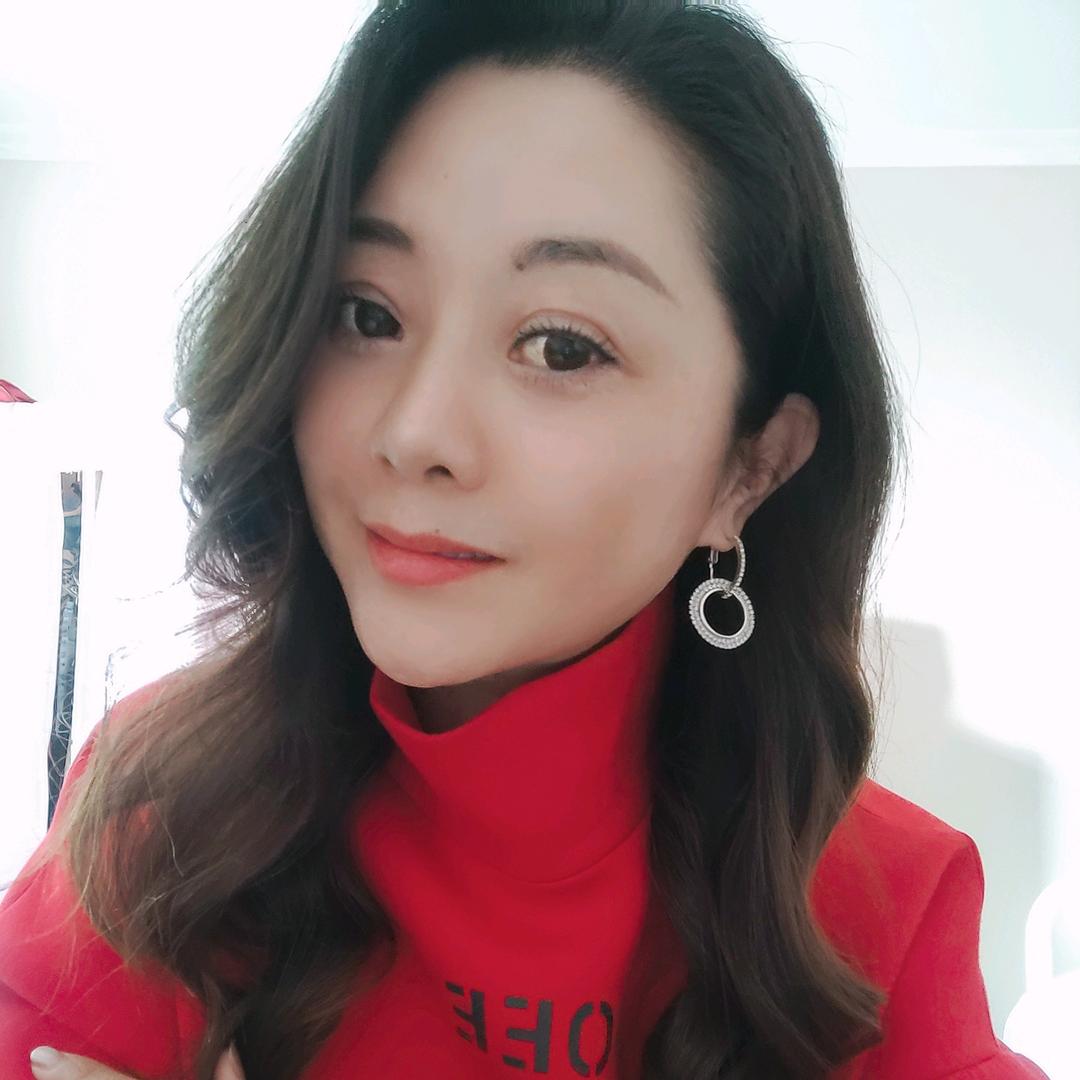 贪吃的美盈姐