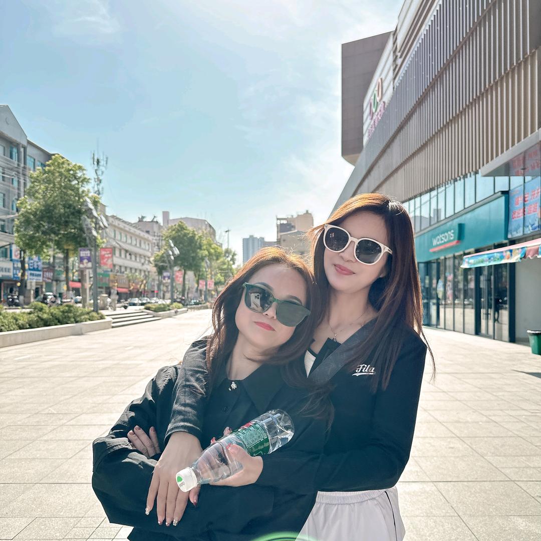 爱跳舞的霞姐姐（华容阳光曳舞团）