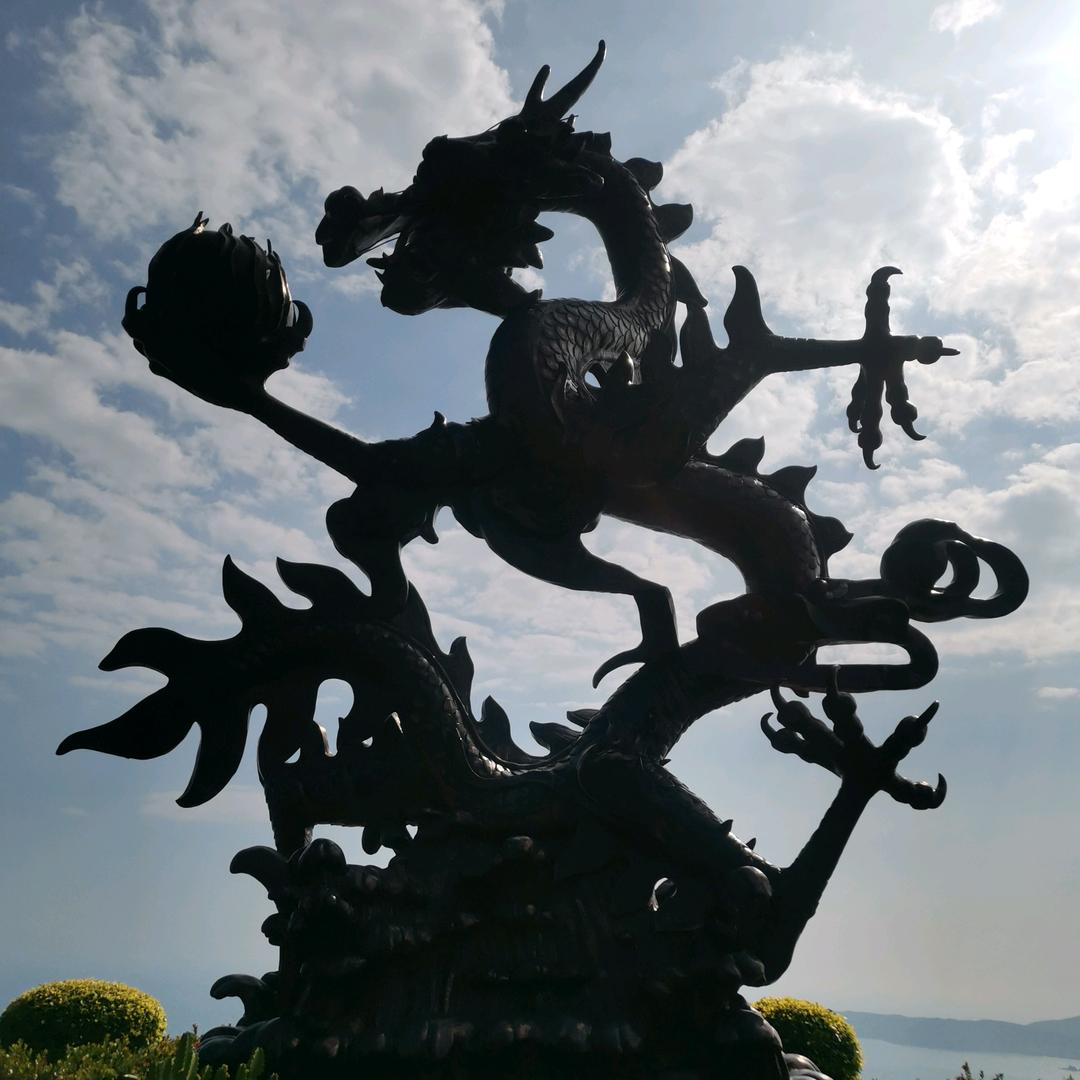 天空飘来一片云