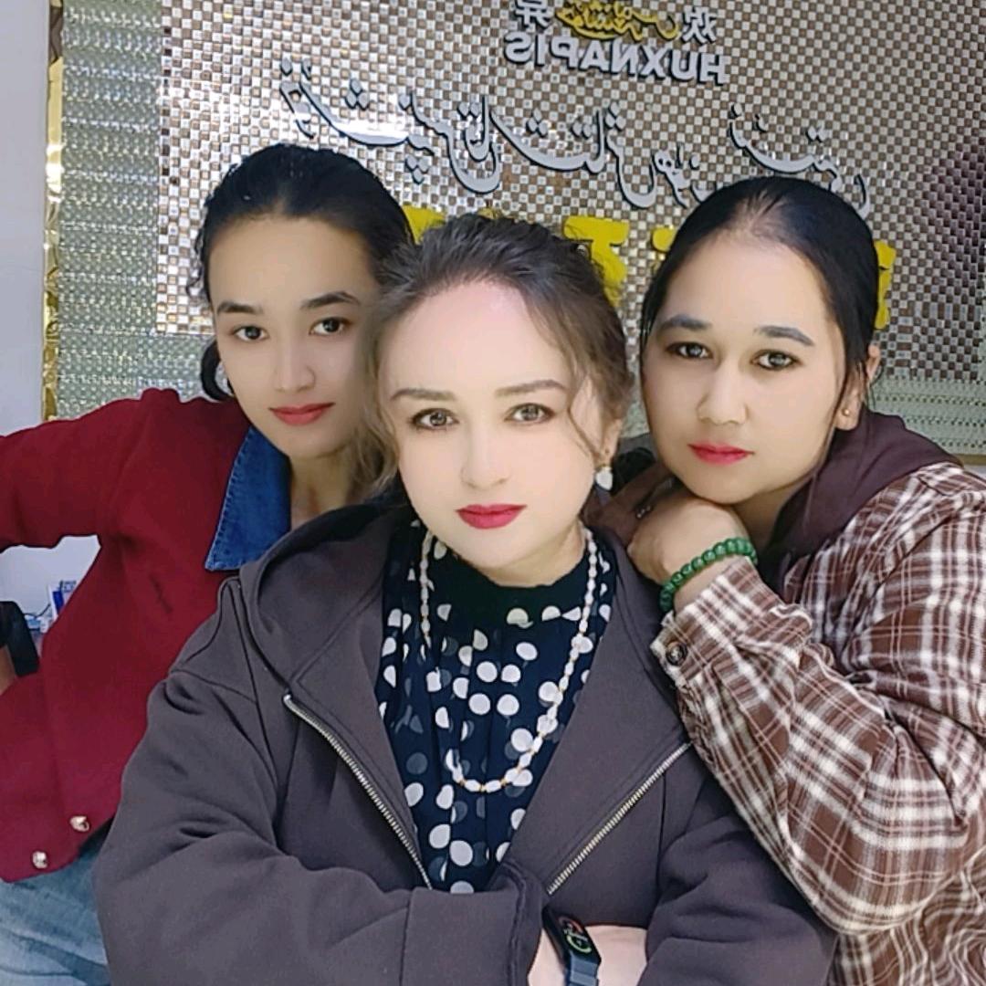 欢异玉石店生活