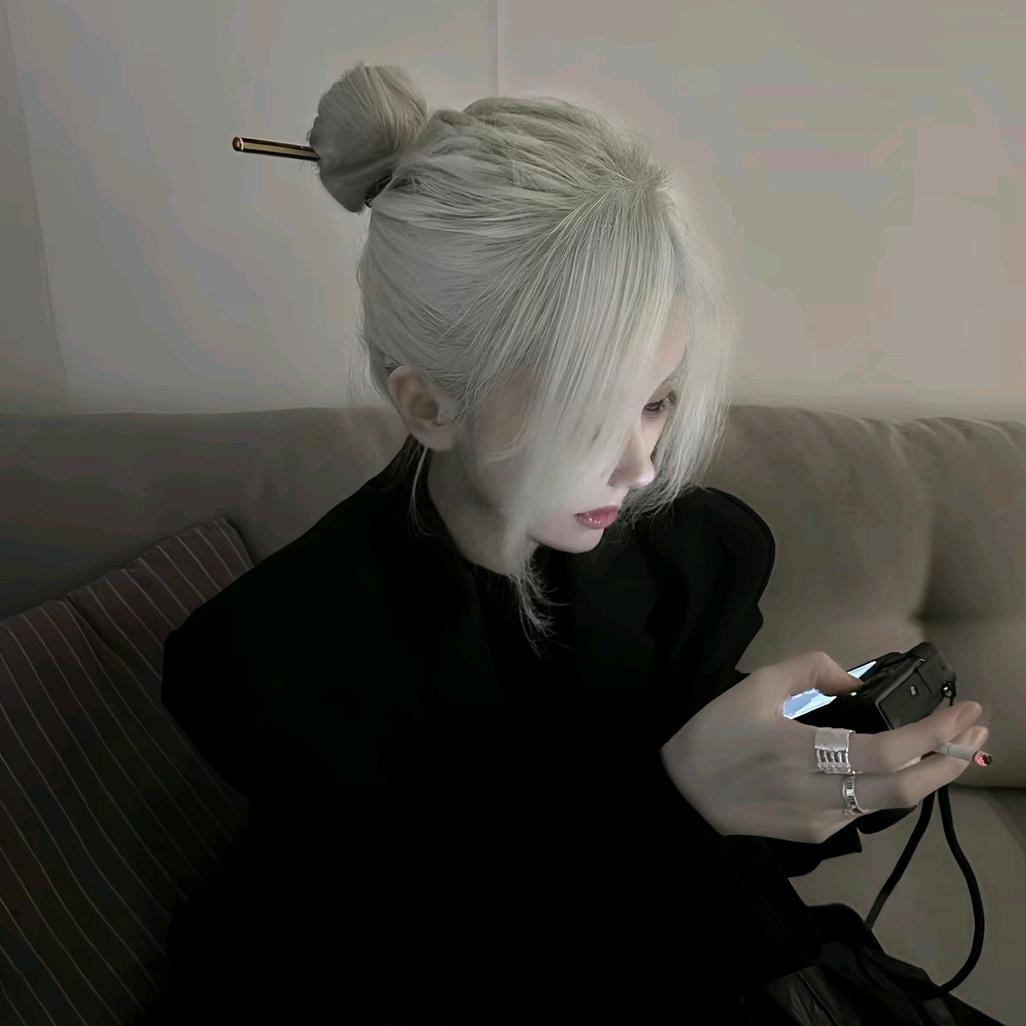 雪碧雪碧👻⚡