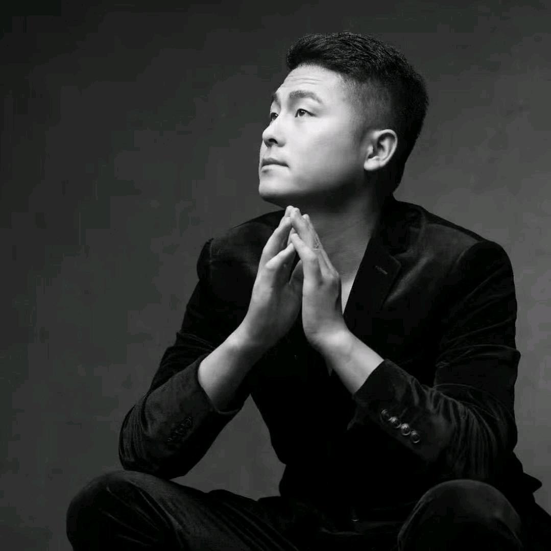 天津极简门小辉