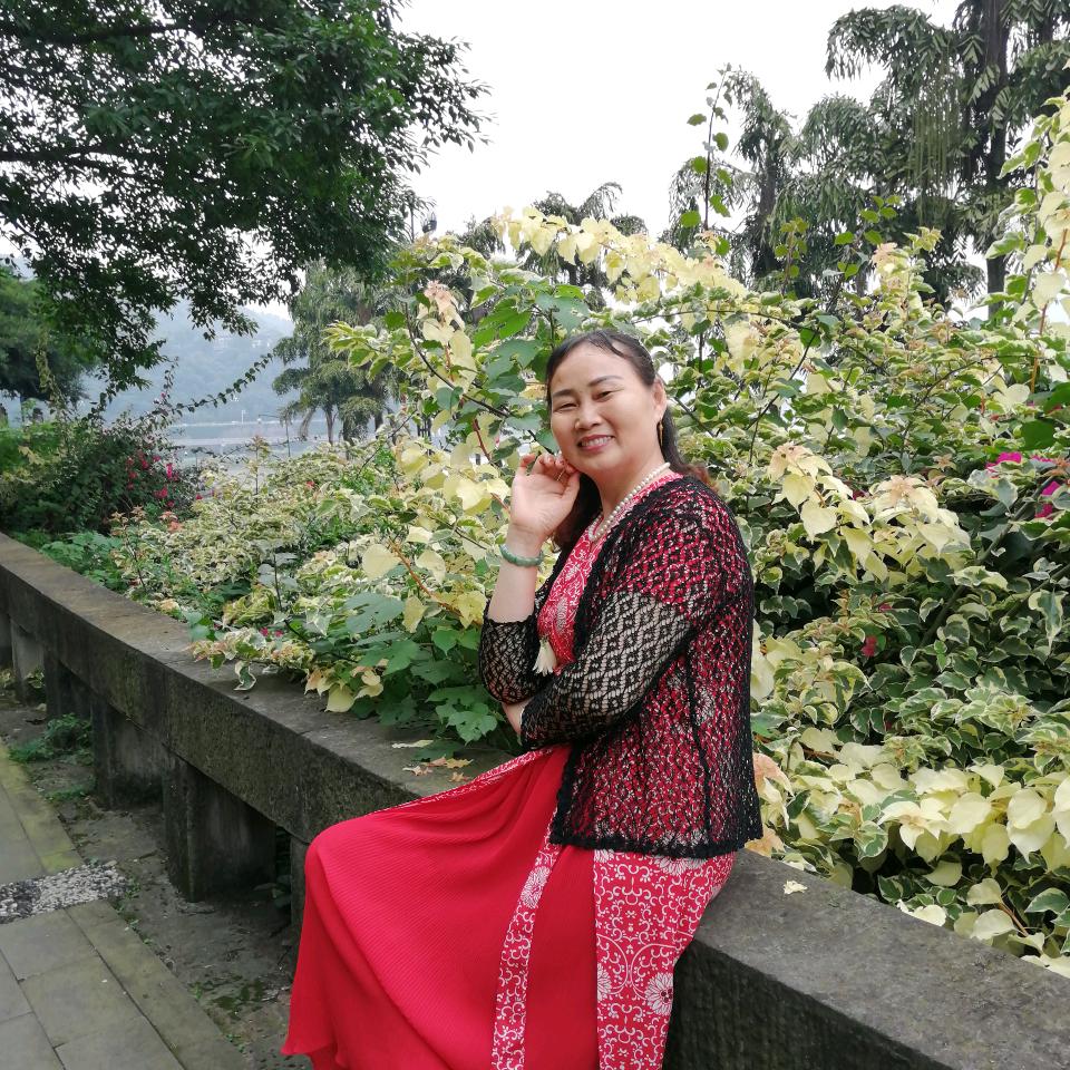 玉兔姐（喜欢自娱自乐）