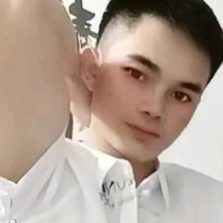 国 章  (广交会友)