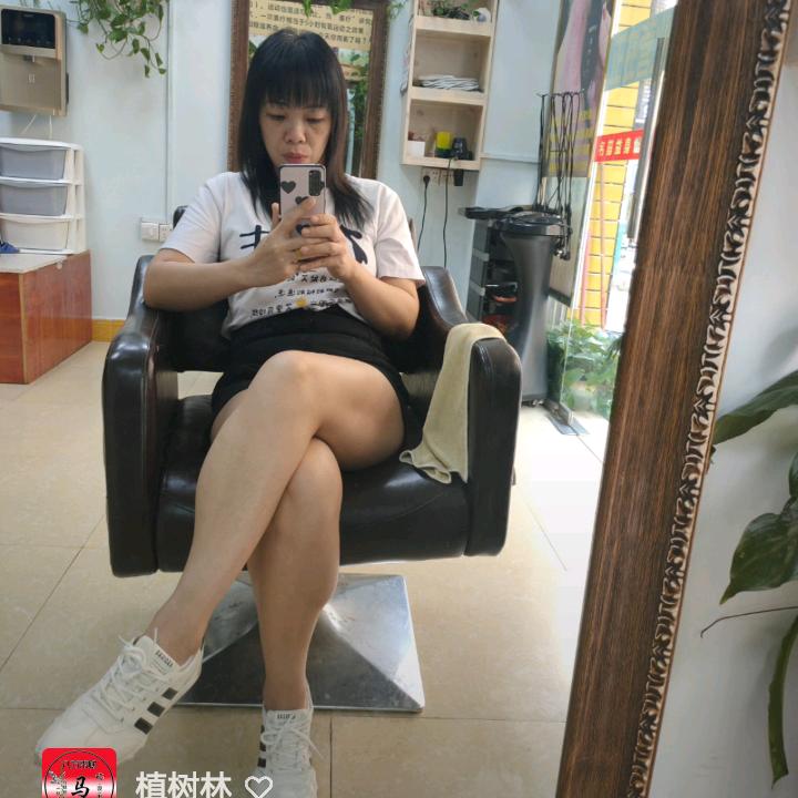 香烟烧尽全是灰。故事到头全是悲。