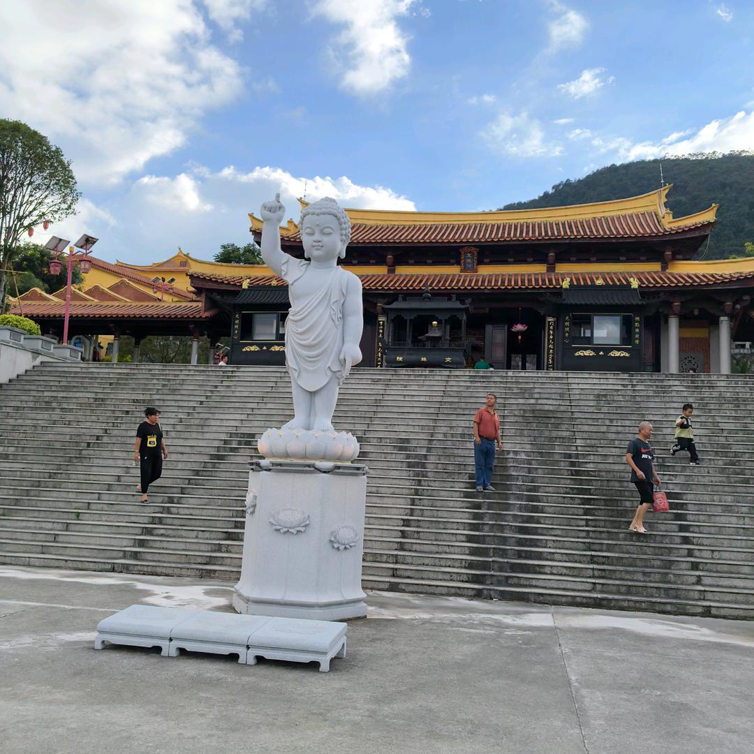 初诺颜鞋包坊