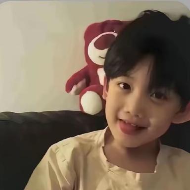 30岁绝美人妻发现老公是0后勾引单身的我