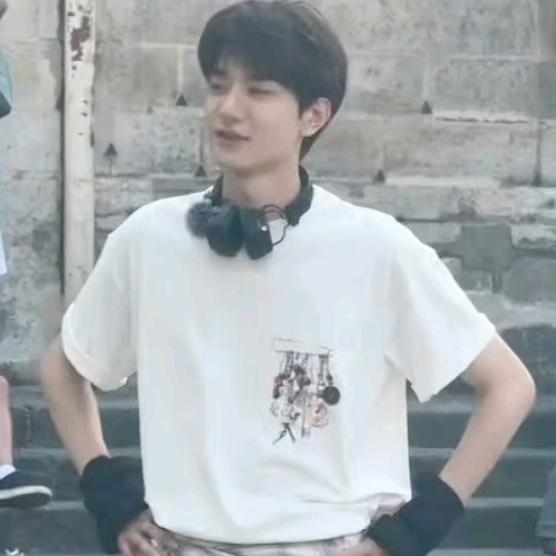 星期日不上发条。