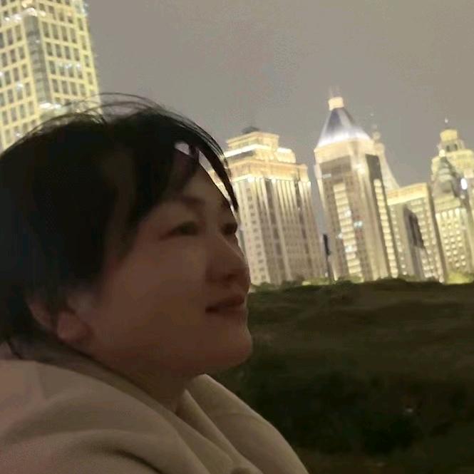 掌上明珠芙女士