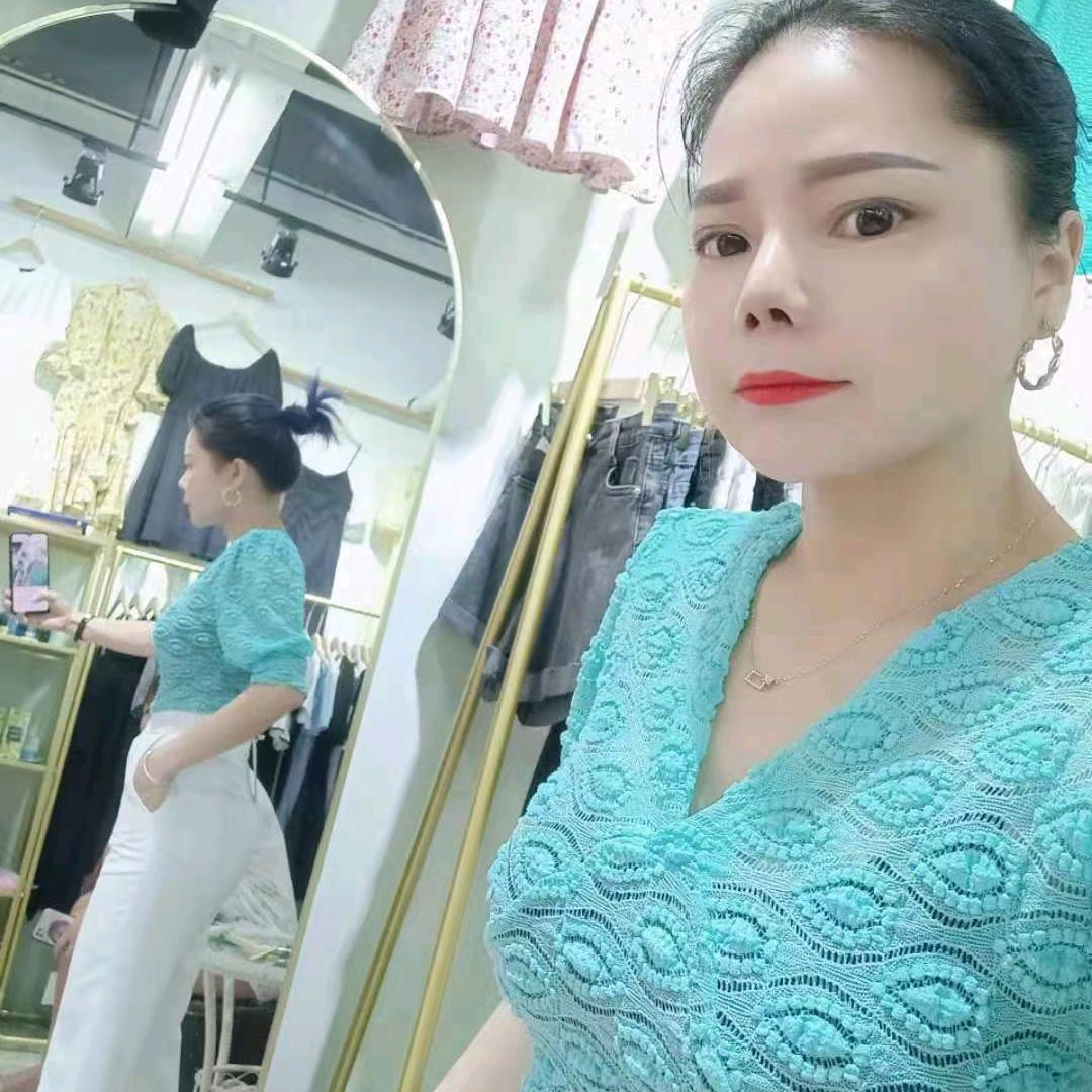 菲儿服装小铺(上午11点30)