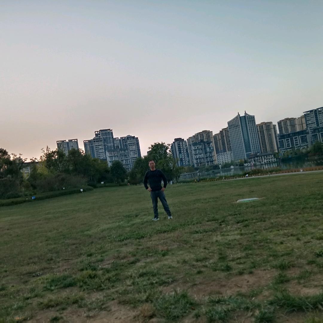 罗洪平