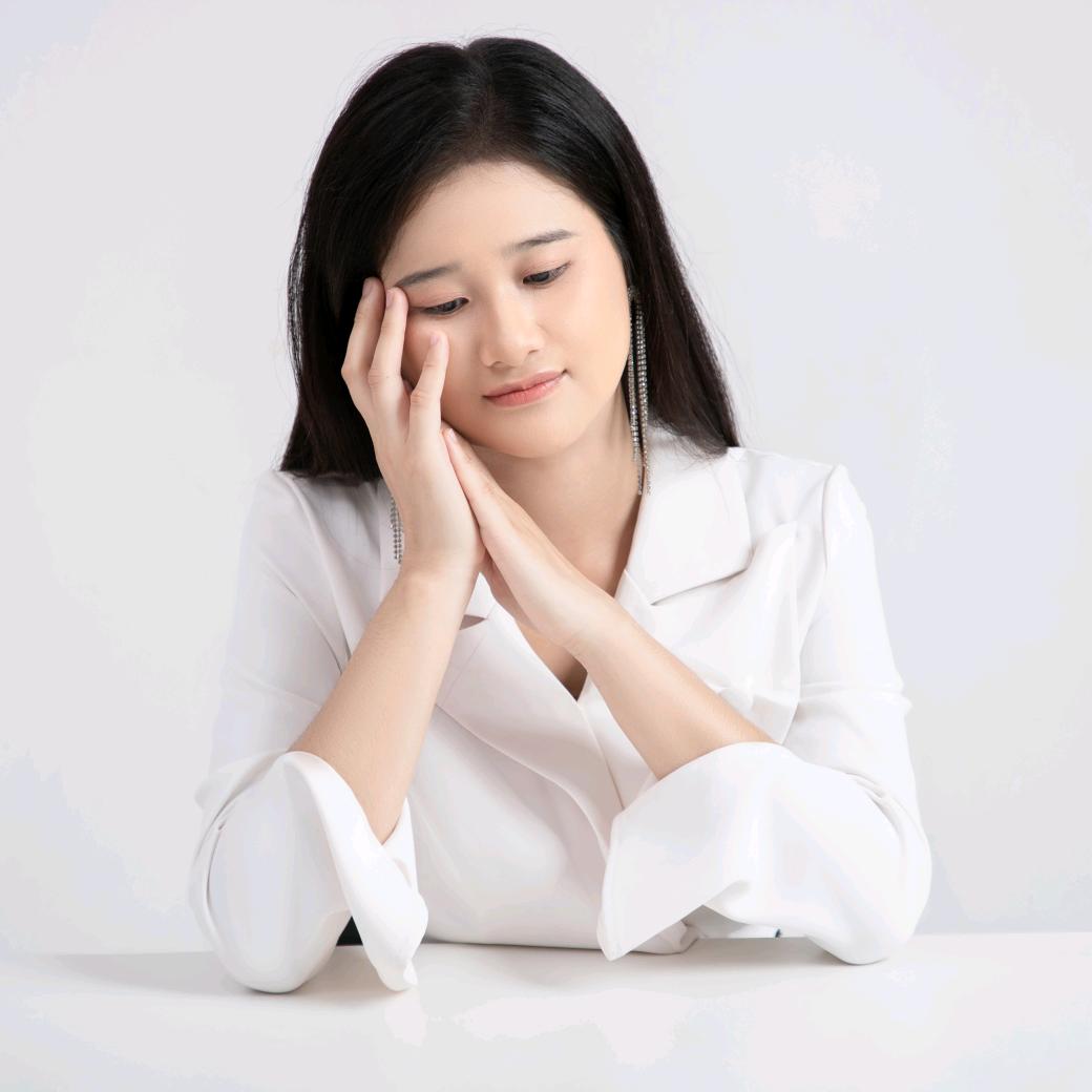 别低头、皇冠会掉