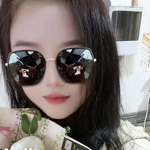 杯杯请过去，洒一地阳光