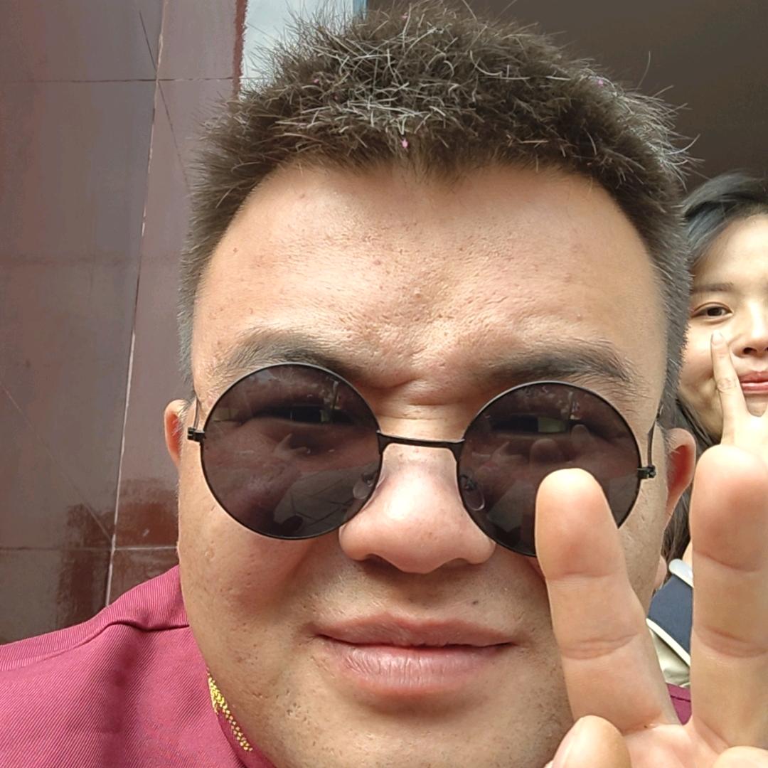 🌈🌈邻家小王🌈
