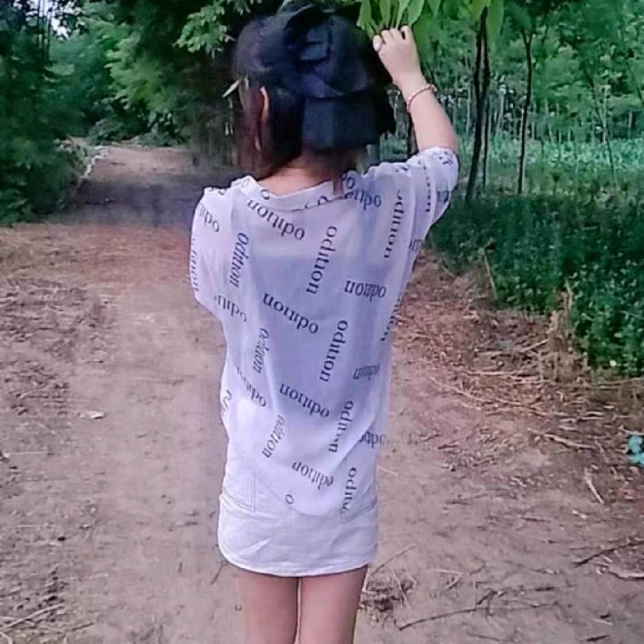 离婚莲莲(百货保ni不抽烟)