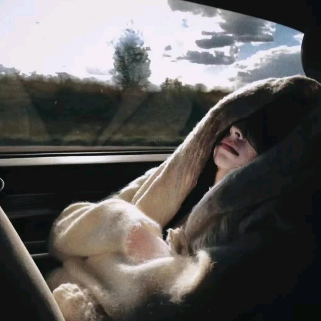 敏.