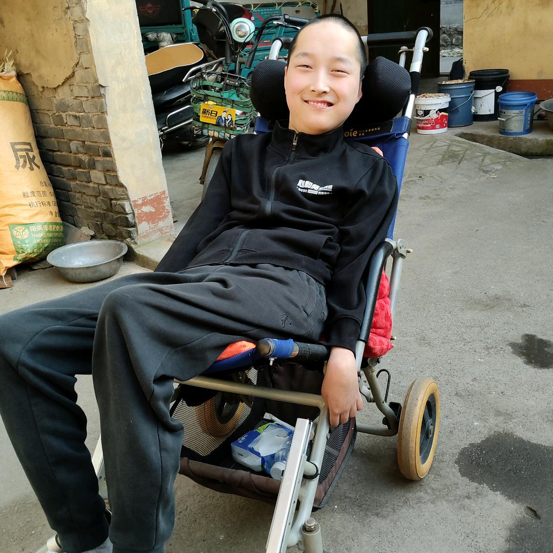 贾梦星(脑瘫患儿)