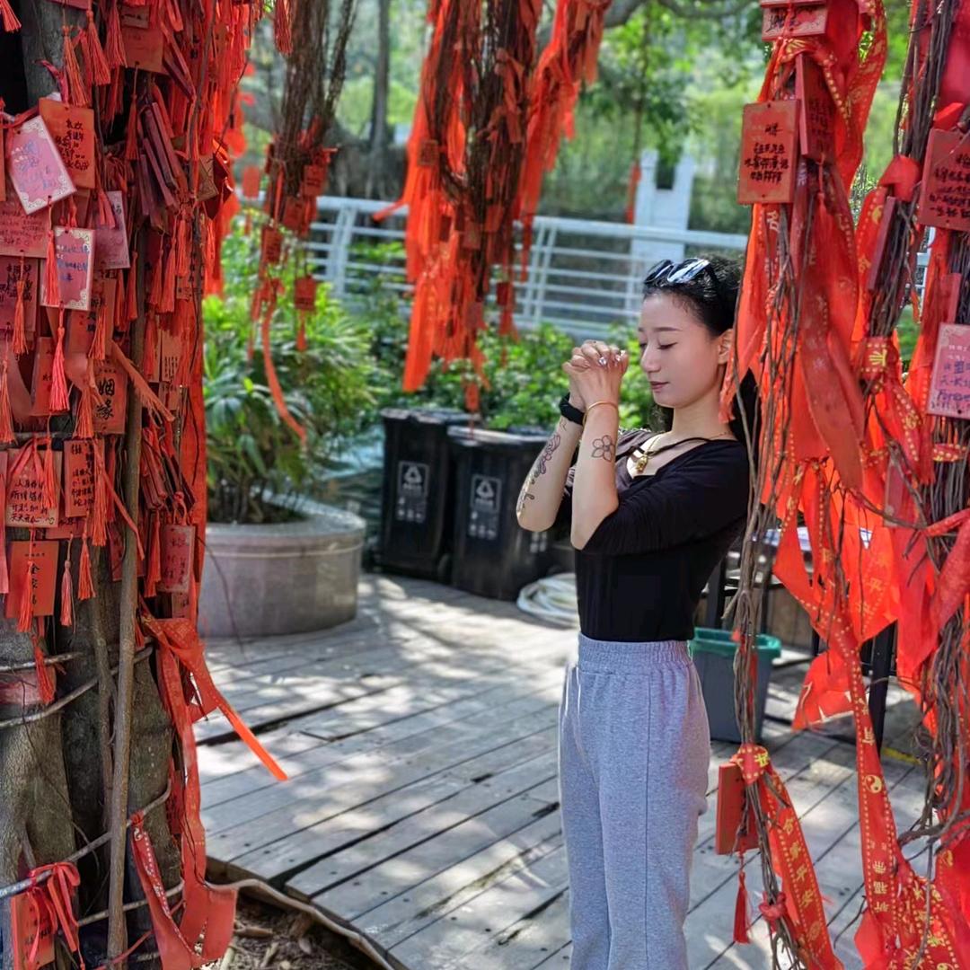 化妆师：小伍