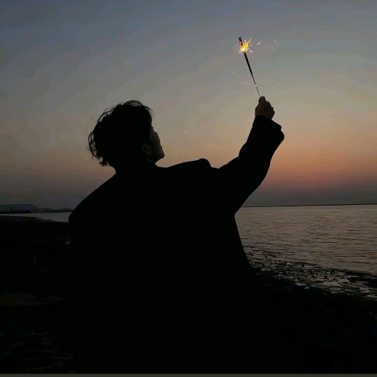 爱你不如爱自己。