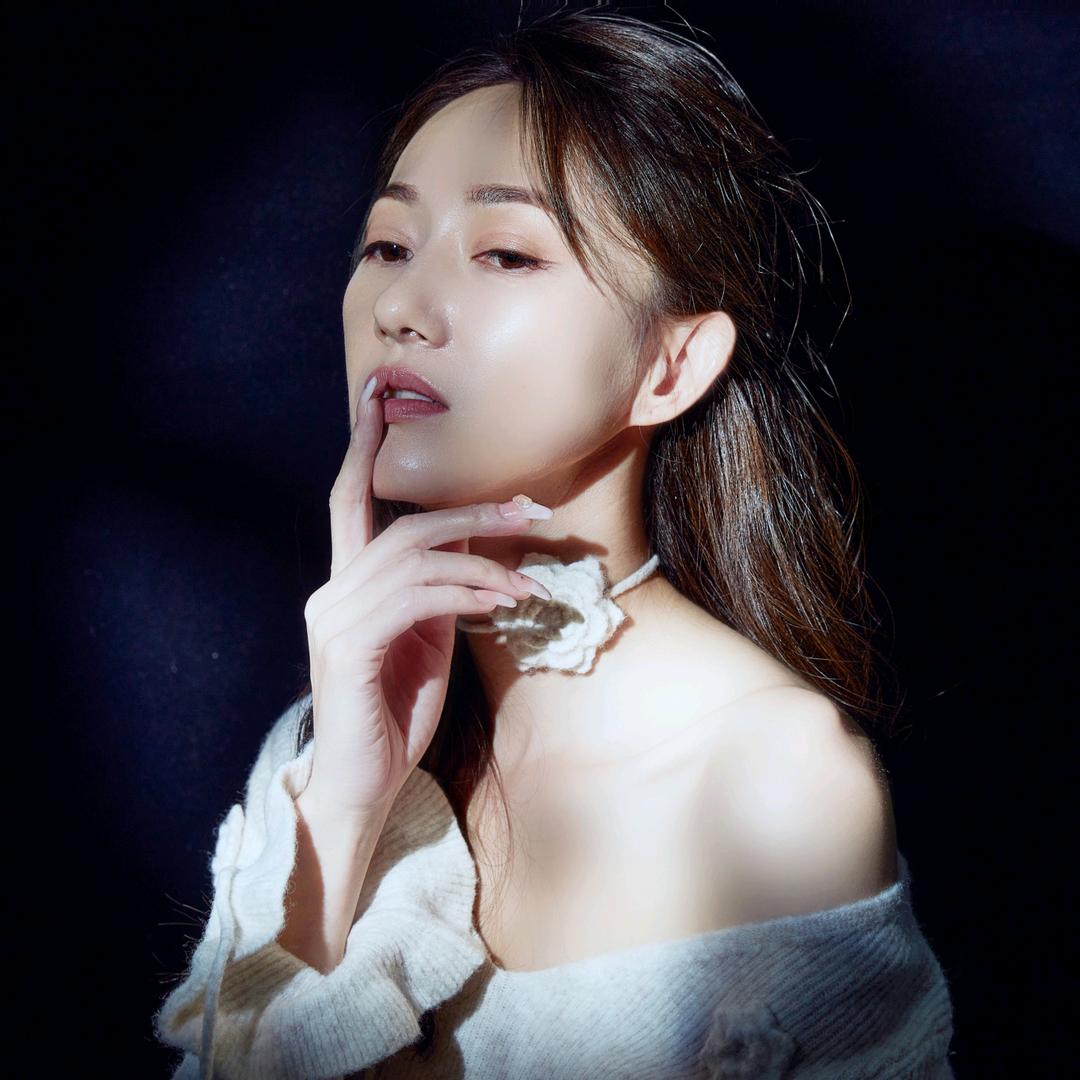 柒 月