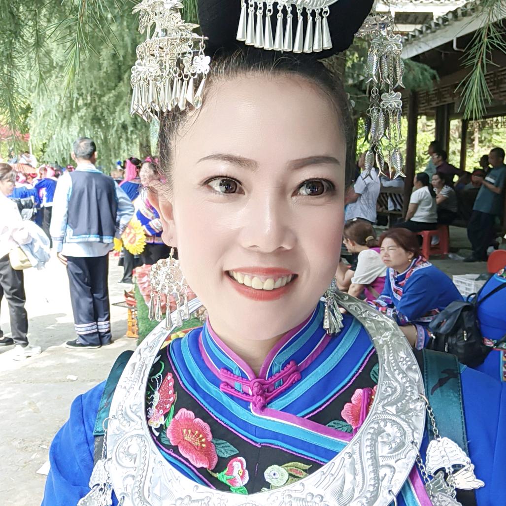 铭丽双收头像