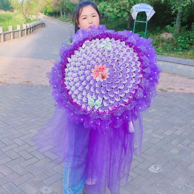 荣荣手工花礼(全国🉑快递)