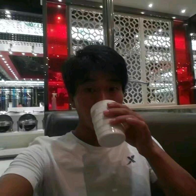 我姓餘，餘他一千亿。豫R