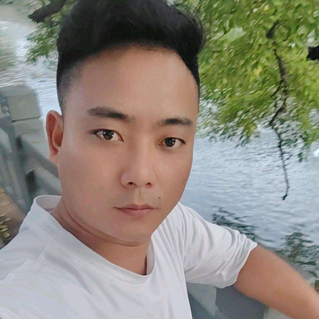 ᭄单亲三哥᭄🐉