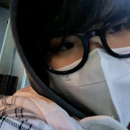 咕噜咕噜小臭屁.