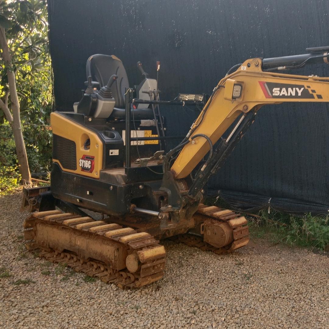 傻不挖机《微挖出租》