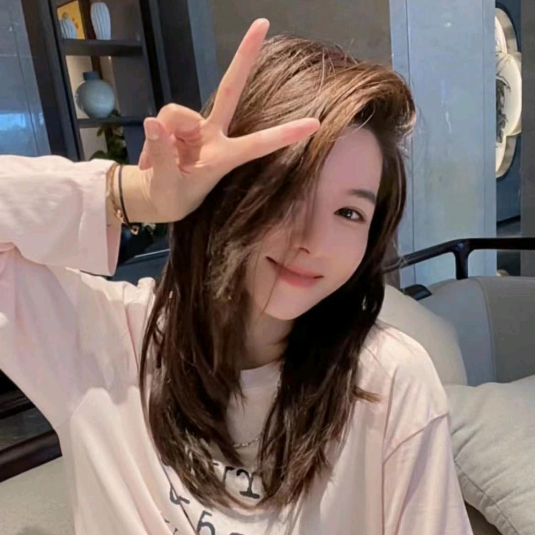 月月不吃鱼欧韩穿搭