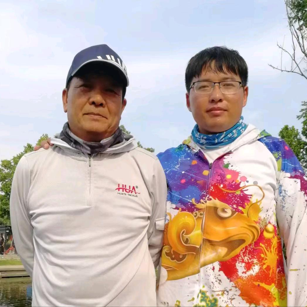 钓鱼小伙人不错