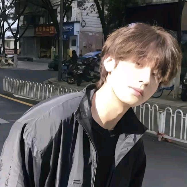 小七..